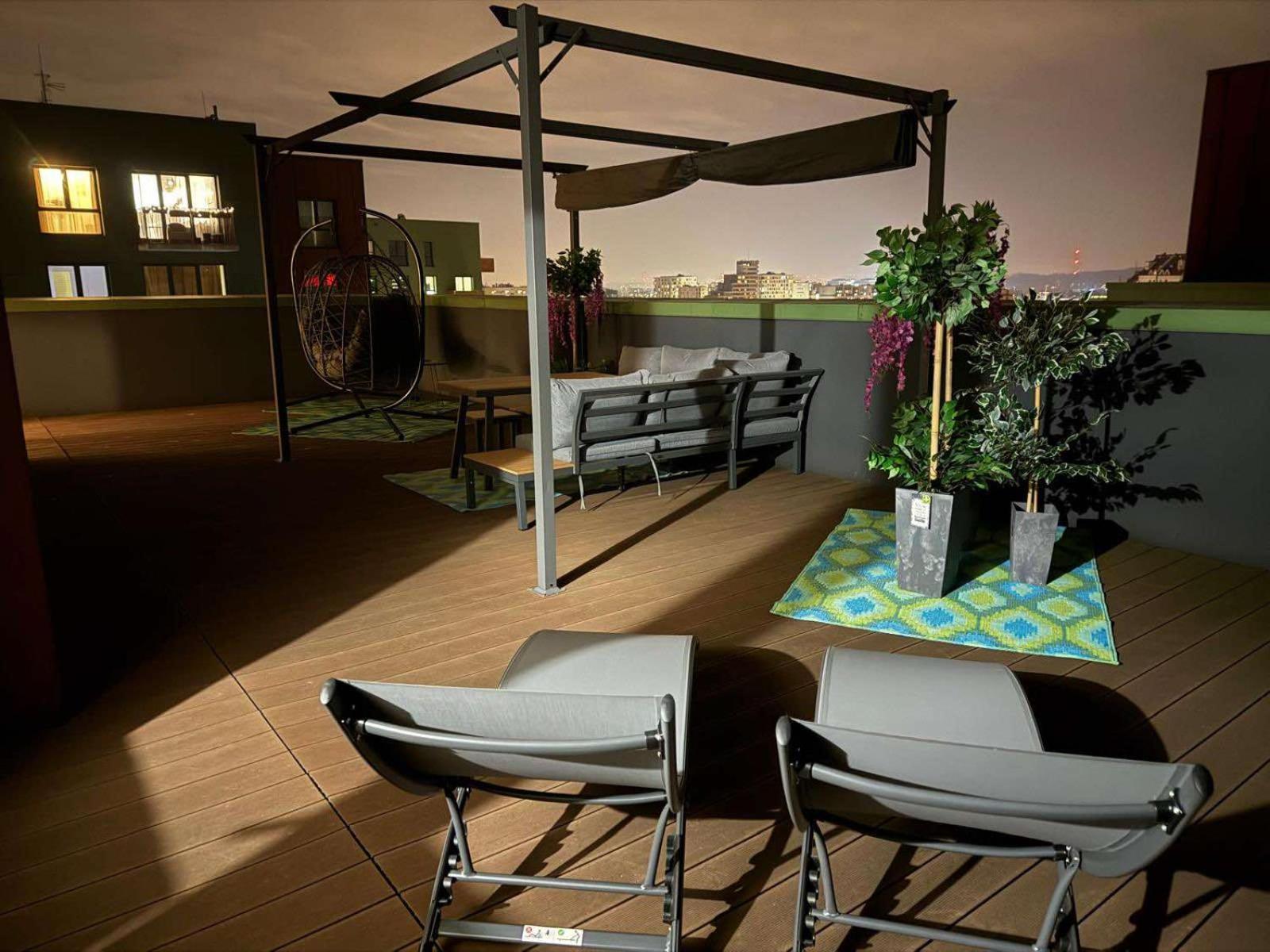 With Private Terrace By Nearto Pl