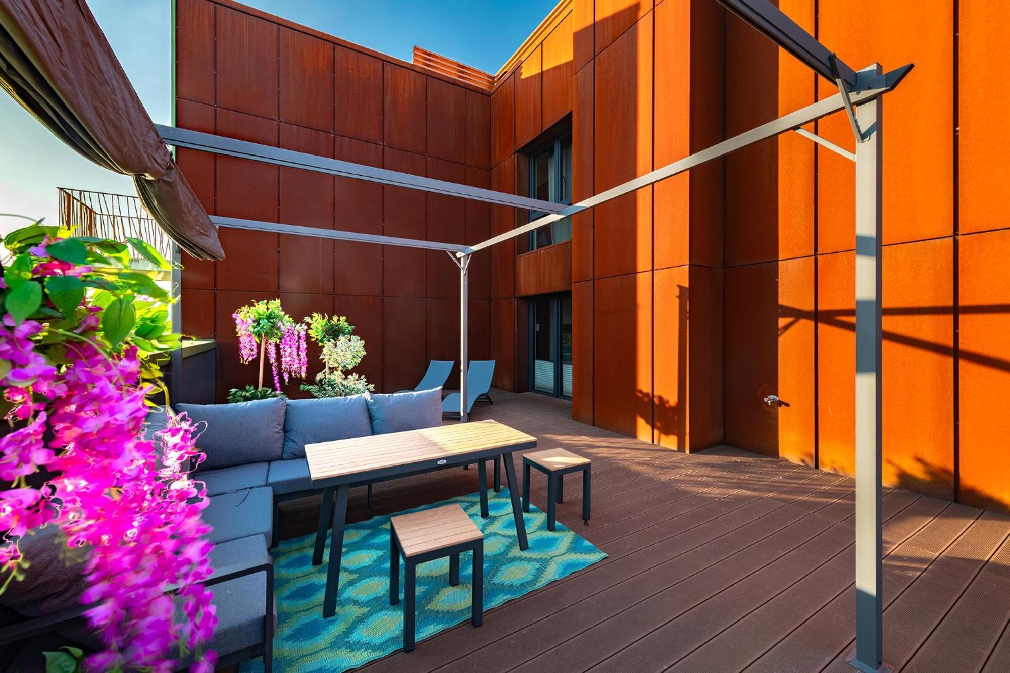 With Private Terrace By Nearto Pl Apartment *