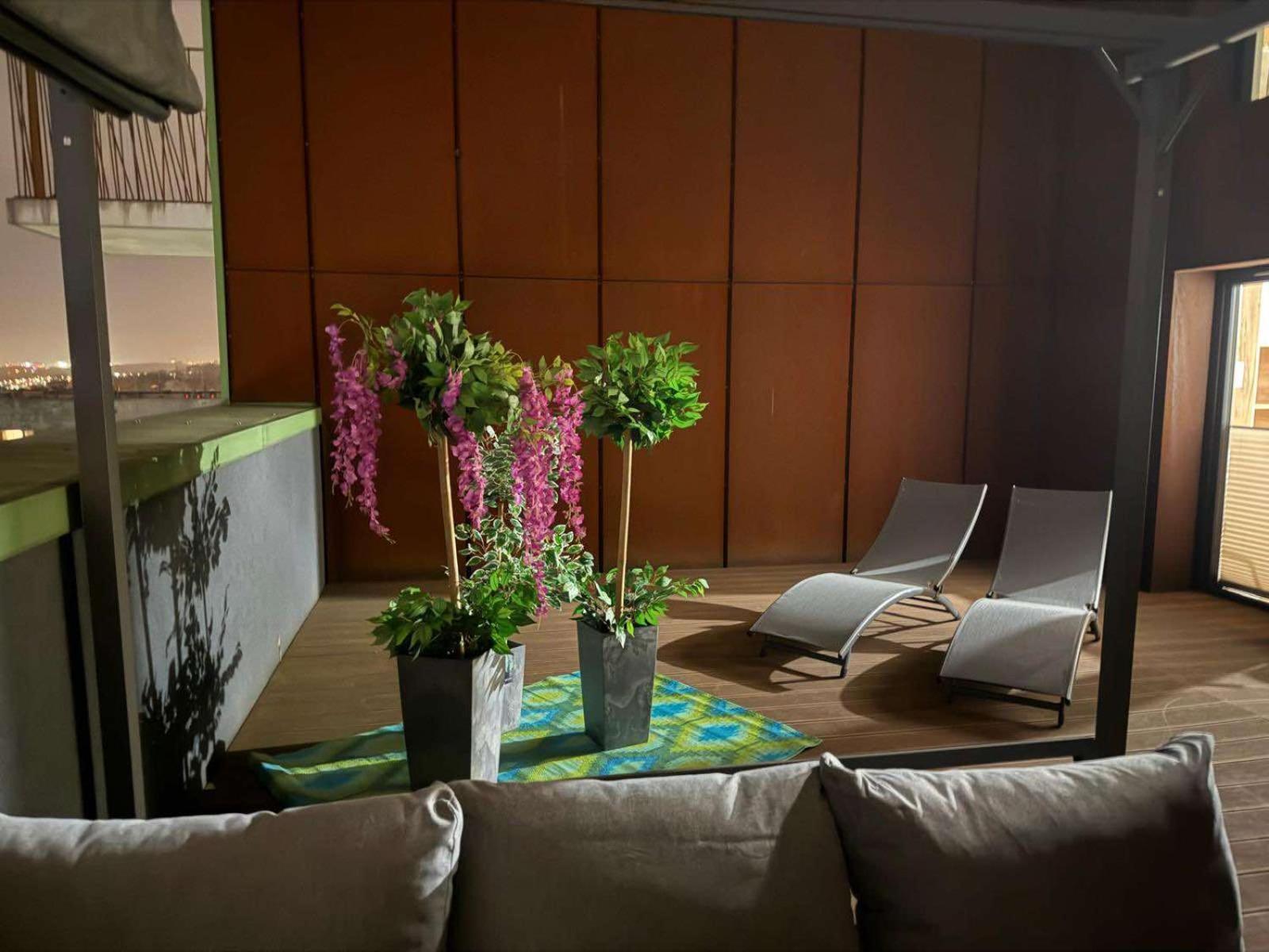 With Private Terrace By Nearto Pl Apartment *